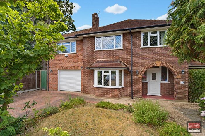5 Bedroom Detached House For Sale In Glen Avenue, Ashford, TW15