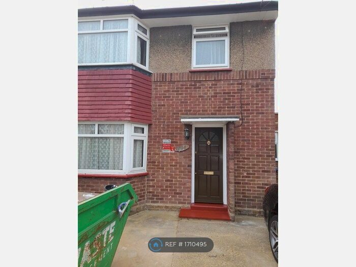 4 Bedroom Semi-Detached House To Rent In Sandhurst Road, London, N9