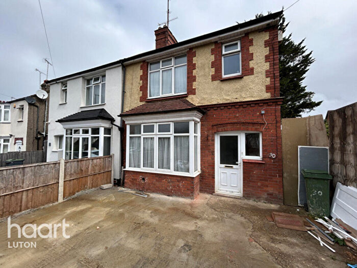 3 Bedroom Semi-Detached House To Rent In Oakley Road, Luton, LU4