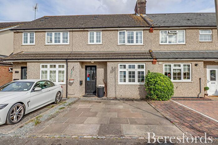 3 Bedroom Terraced House For Sale In Uplands Road, Warley, CM14
