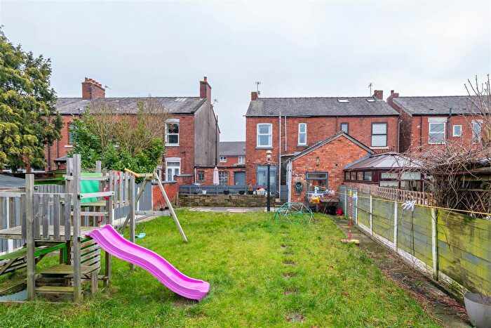 3 Bedroom Semi Detached House For Sale In Leyland Lane, Leyland, PR25