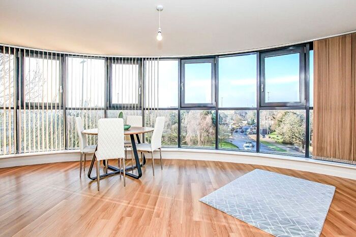 2 Bedroom Flat To Rent In St. Albans Road, Watford, Hertfordshire, WD17