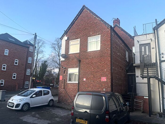 2 Bedroom Flat To Rent In Hawthorn Avenue, Timperley, WA15