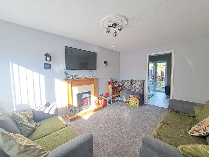 3 Bedroom Terraced House For Sale In Rochester Croft, Walsall, WS2
