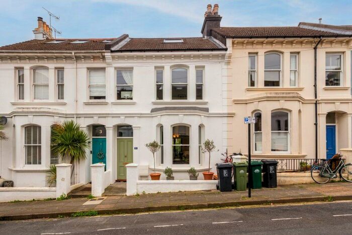 3 Bedroom Terraced House To Rent In Upper Wellington Road, BN2