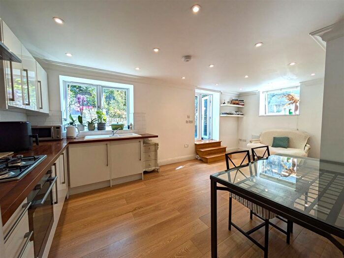 2 Bedroom Flat To Rent In Sylvan Road, London, E11