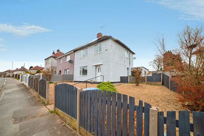 3 Bedroom Semi Detached House For Sale In Beck Crescent, Mansfield, Nottinghamshire, NG19