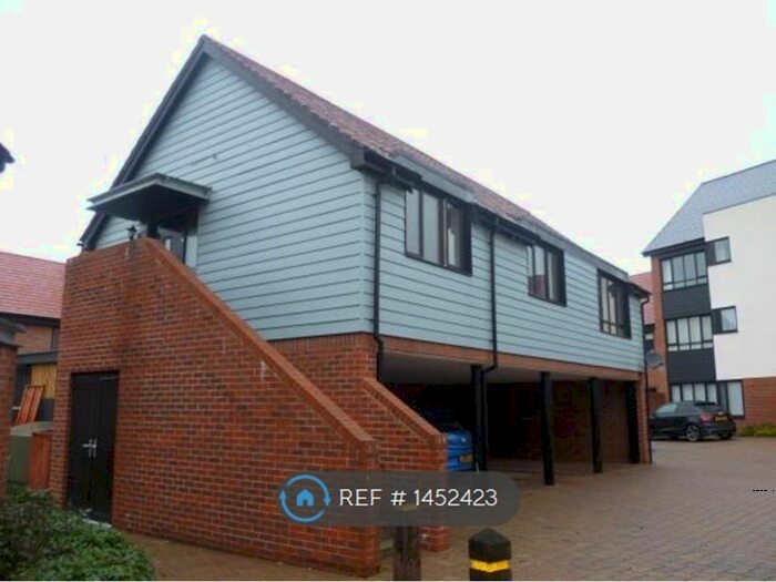 2 Bedroom Detached House To Rent In Derby Drive, West Malling, ME19