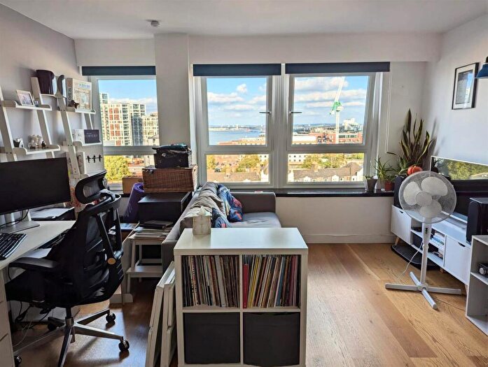 2 Bedroom Flat To Rent In Calderwood Street, London, SE18