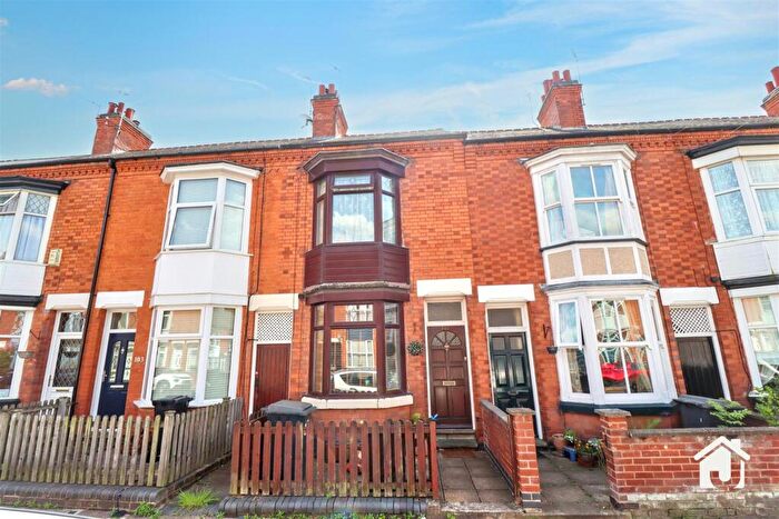 3 Bedroom Terraced House For Sale In Haddenham Road, Leicester, LE3