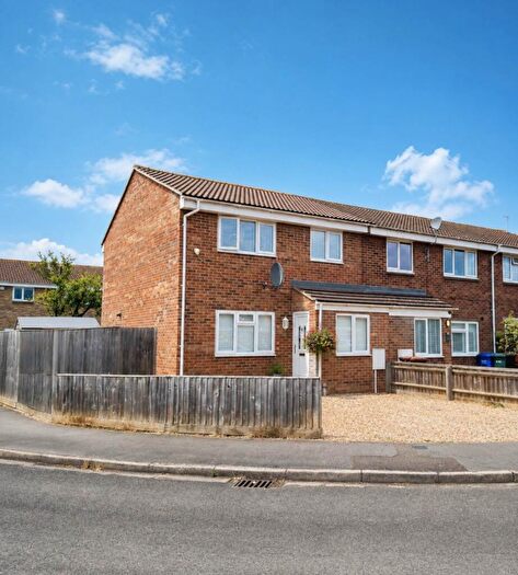 3 Bedroom Terraced House To Rent In Bristol Rd, Bicester, OX26