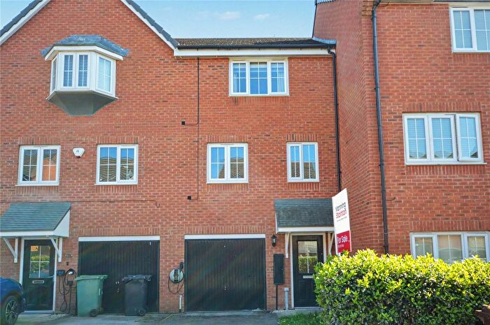 3 Bedroom Terraced House For Sale In Waggon Road, Leeds, West Yorkshire, LS10