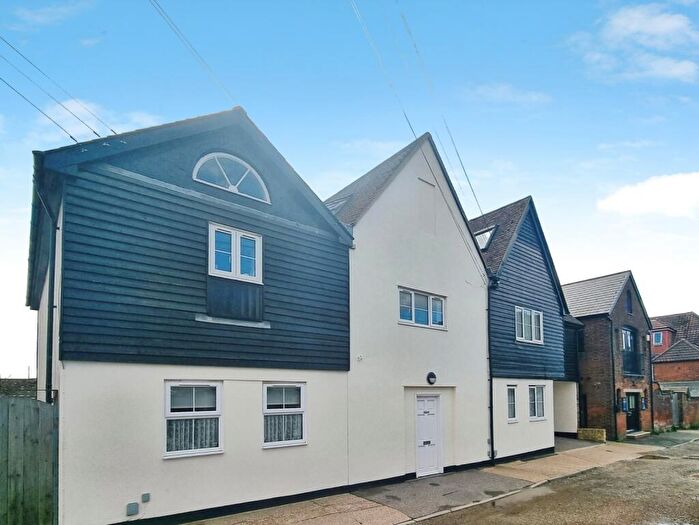 1 Bedroom Flat To Rent In Century Road, Faversham, Kent, ME13