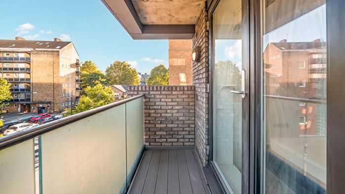 2 Bedroom Flat For Sale In Tabard Street, London, SE1