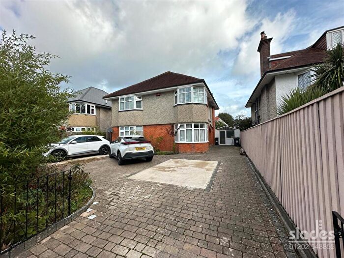 4 Bedroom Detached House For Sale In Stirling Road, Talbot Woods, Bournemouth, BH3