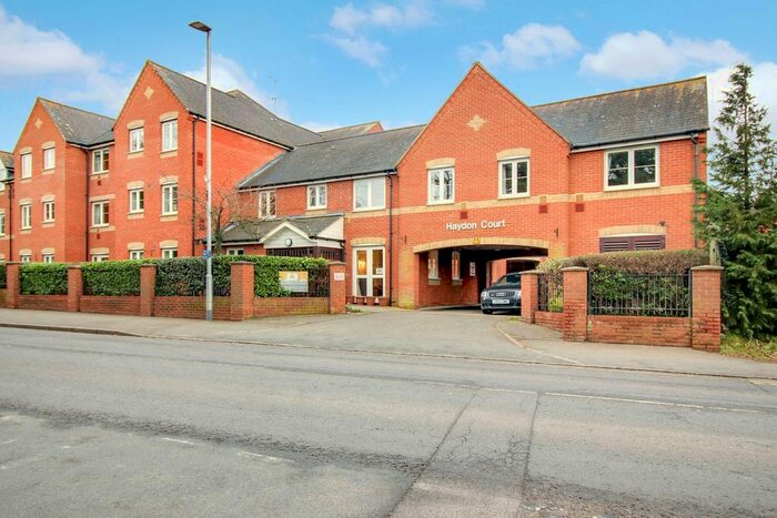 1 Bedroom Flat To Rent In Waltham Road, Twyford, Reading, RG10