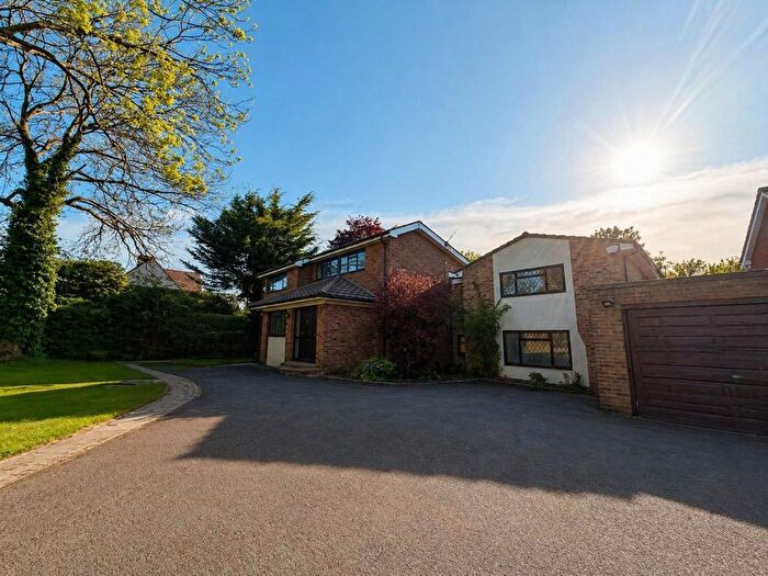5 Bedroom Detached House For Sale In Thong Lane, Shorne, DA12