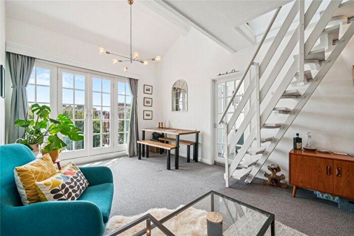 1 Bedroom Apartment For Sale In Ramsden Road, London, SW12