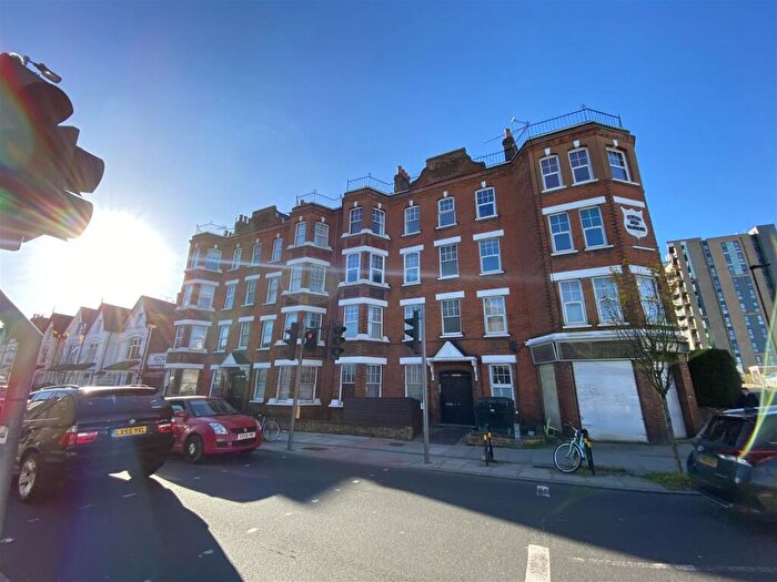 2 Bedroom Flat To Rent In Station Mansions, Wightman Road, N8
