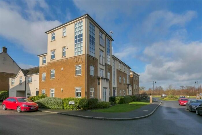 2 Bedroom Flat To Rent In Kingsdale Drive, Menston, LS29