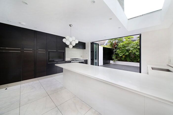 5 Bedroom Terraced House To Rent In Limburg Road, Clapham Junction, SW11