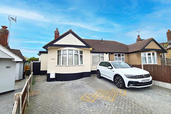 3 Bedroom Semi-Detached Bungalow For Sale In Humber Close, Rayleigh, Essex, SS6