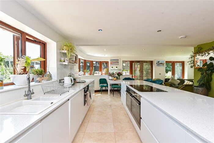 4 Bedroom Detached House For Sale In Wraik Hill, Whitstable, Kent, CT5