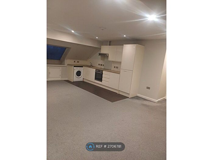 2 Bedroom Flat To Rent In Loose Road, Maidstone, ME15