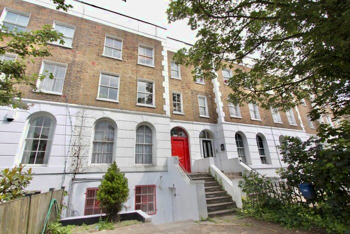 3 Bedroom Flat To Rent In Albion Road, Stoke Newington, London, N16
