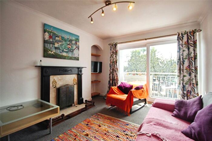 3 Bedroom Flat To Rent In Vauxhall Street, Plymouth, Devon, PL4