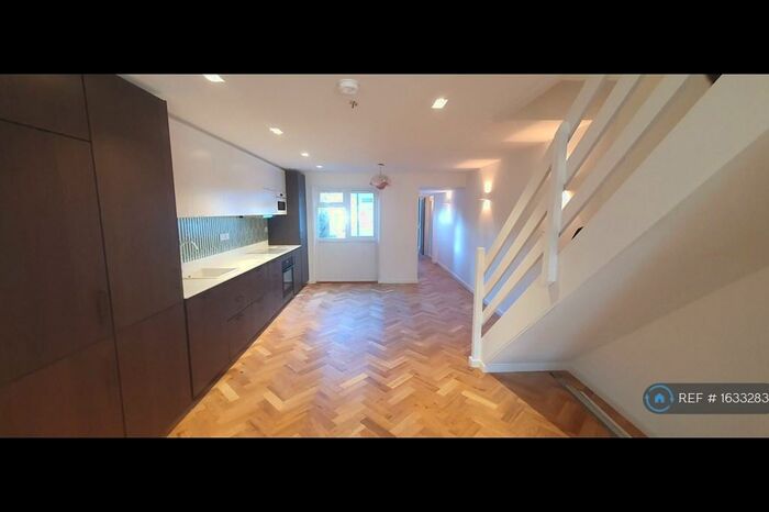 4 Bedroom End Of Terrace House To Rent In Brockley Park, London, SE23