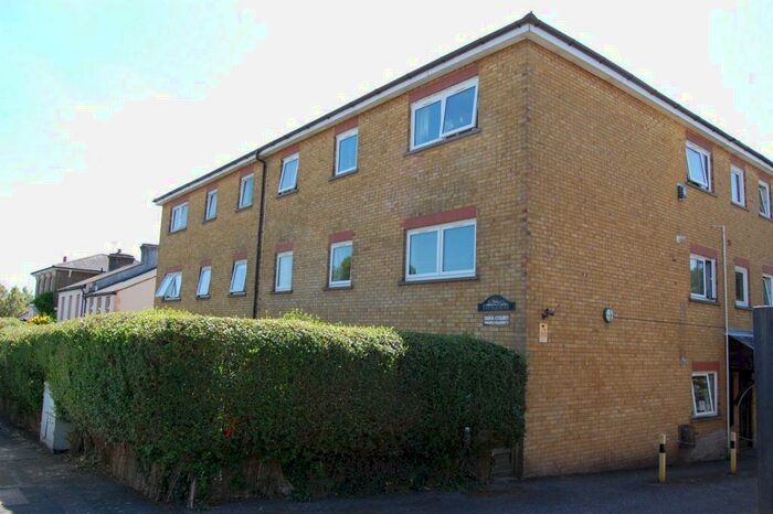 1 Bedroom Flat To Rent In Princes Road, Buckhurst Hill, IG9