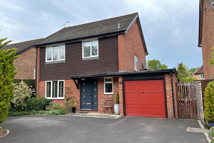 3 Bedroom House For Sale In Napper Place, Cranleigh, GU6