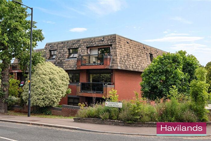 3 Bedroom Flat For Sale In Houndsden Road, London, N21