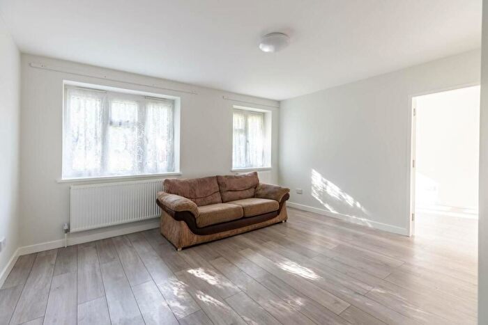 4 Bedroom Flat To Rent In The Grange, London, N2