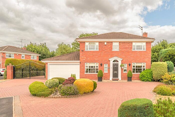 4 Bedroom Detached House For Sale In Baldwin Way, Swindon, DY3