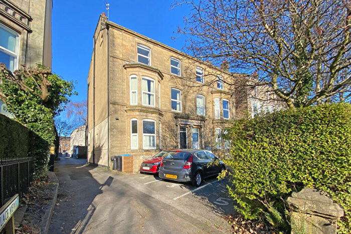 3 Bedroom Apartment To Rent In York Place, Harrogate, HG1