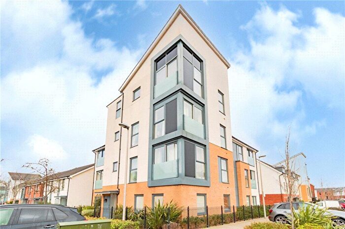 2 Bedroom Apartment For Sale In Puffin Way, Reading, Berkshire, RG2