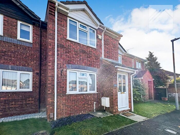 2 Bedroom Terraced House For Sale In Kenley Close, Wickford, SS11