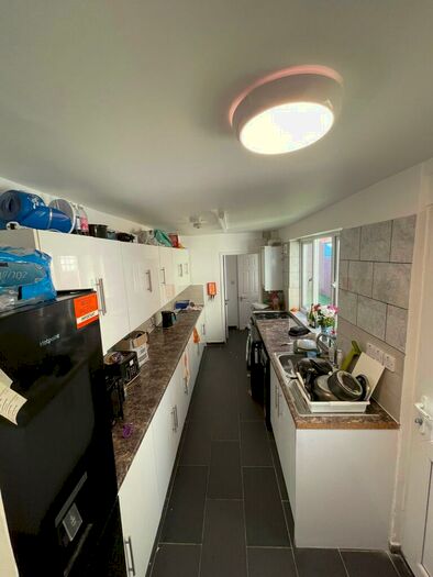 6 Bedroom House To Rent In Bullingdon Road, Off Cowley Road, OX4