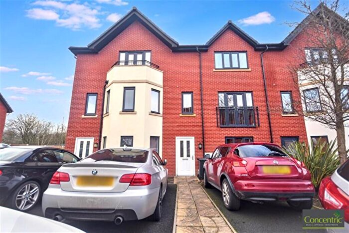 4 Bedroom Town House For Sale In Aldeney Close, Dudley, DY1