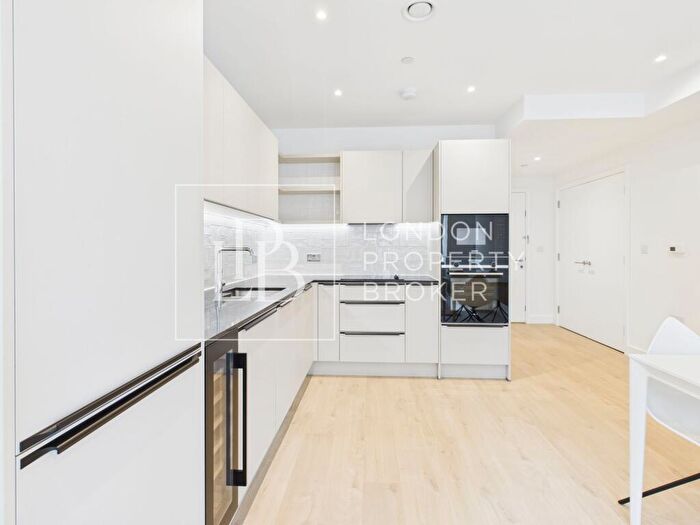 2 Bedroom Apartment To Rent In Dray House, Lombard Square, SE28