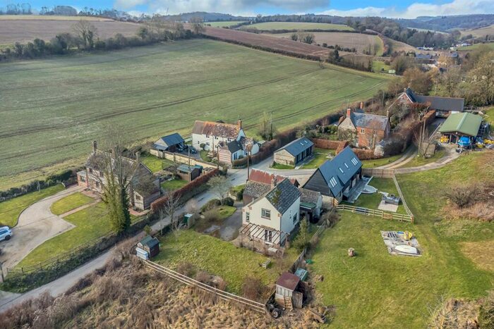 3 Bedroom Detached House For Sale In Stubhampton, DT11