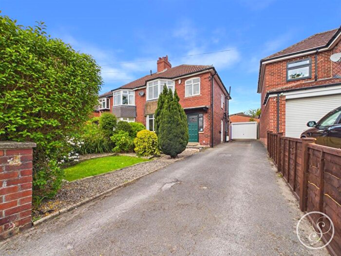 3 Bedroom Semi-Detached House For Sale In The Avenue, Alwoodley, Leeds, LS17