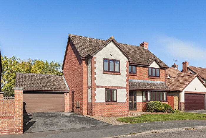 4 Bedroom Detached House For Sale In Rose Avenue, Abingdon, OX14