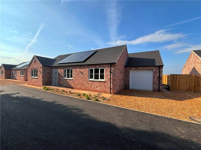 3 Bedroom Bungalow For Sale In Orchard Close, Scaracens Head, PE12