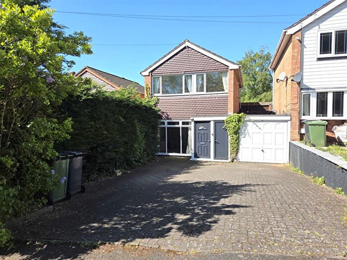 3 Bedroom Link Detached House For Sale In Abberley Avenue, Stourport-On-Severn, DY13