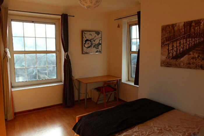 2 Bedroom Flat For Sale In Quaker Street, London, E1