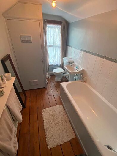 2 Bedroom Cottage To Rent In Fielding Street, Faversham, ME13