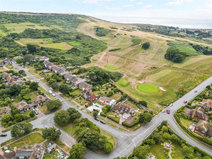 4 Bedroom Chalet For Sale In Lullington Close, Seaford, BN25